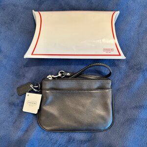 BRAND NEW Coach F45651 Leather Wristlet / Wallet Black Lined Small SV/BK